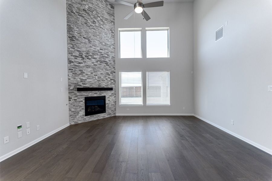 Spacious, unfurnished interior of a new home in Westridge, McKinney (Image 22).