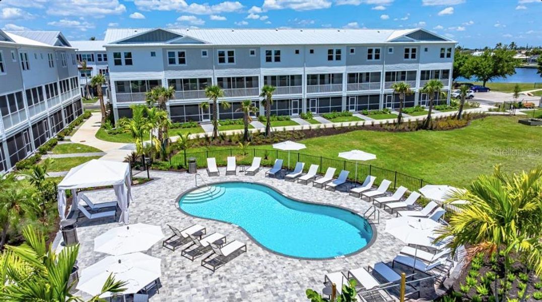 Condo located in Punta Gorda, FL showcasing its design and architecture (Image 3).