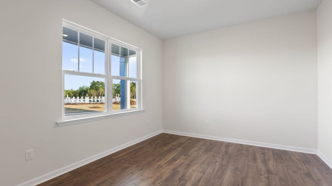 Spacious, unfurnished interior of a new home in Baxter Village, Boiling Springs (Image 18).