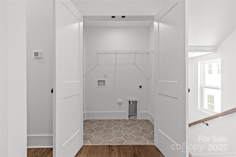 Image 47 of a home in .