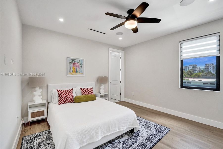 Furnished interior view inside a new home in , Fort Lauderdale (Image 9).