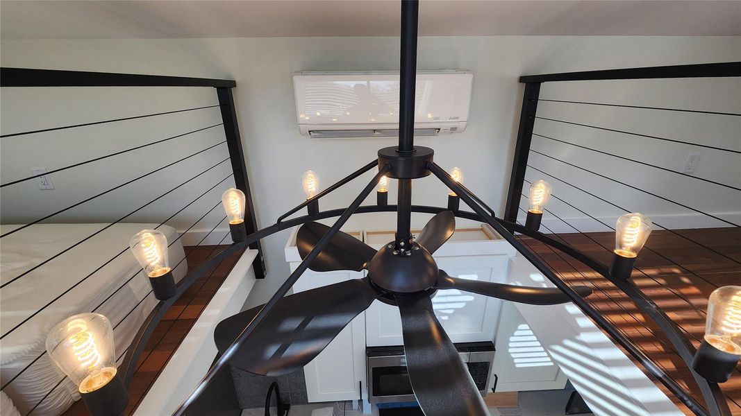 Split unit and fan-delier. Split unit and fan-delier.