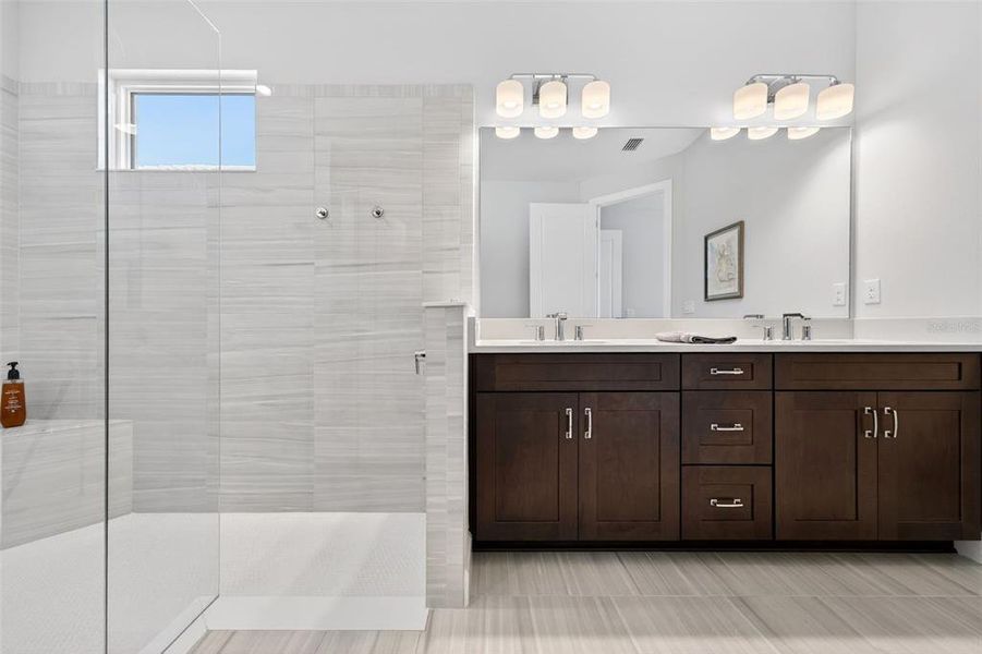 Furnished interior view inside a new home in , Bradenton (Image 59).