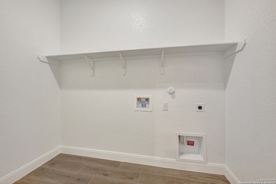 Spacious, unfurnished interior of a new home in The Crossvine 55’, Schertz (Image 43).