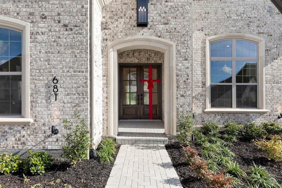 681 Capella - Ext. Entry 681 Capella - Ext. Entry