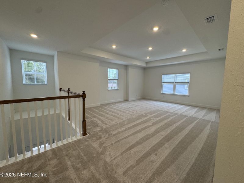 Spacious, unfurnished interior of a new home in Pirates Bluff, Yulee (Image 6).