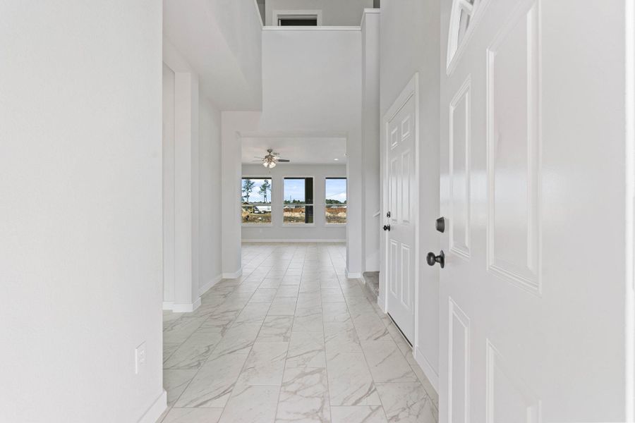 Spacious, unfurnished interior of a new home in , Conroe (Image 15).