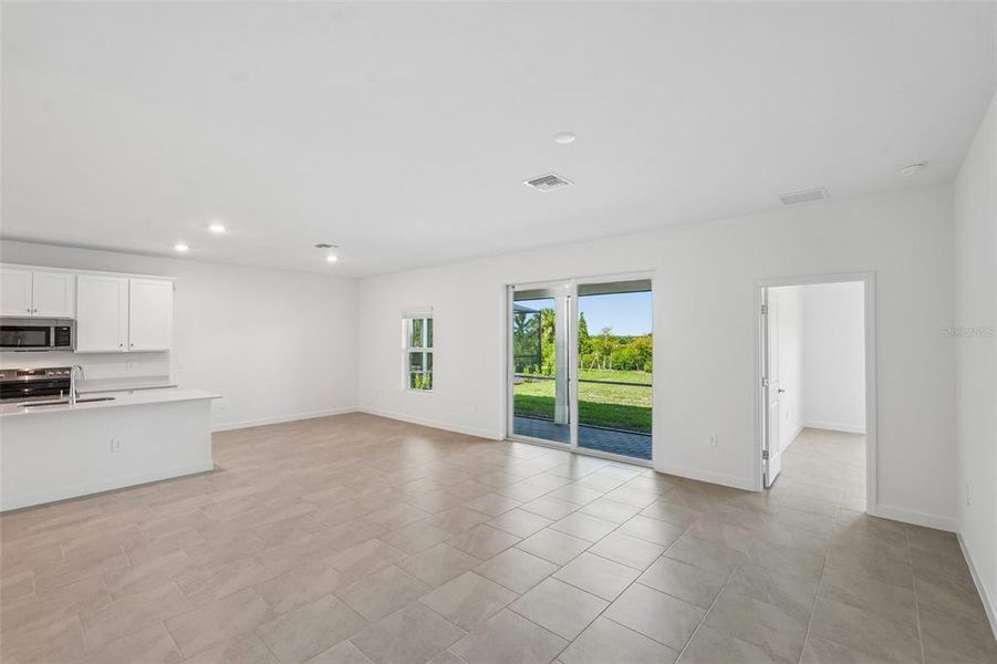 Spacious, unfurnished interior of a new home in Lennar at Turnleaf, Punta Gorda (Image 36). Spacious, unfurnished interior of a new home in Lennar at Turnleaf, Punta Gorda (Image 36).
