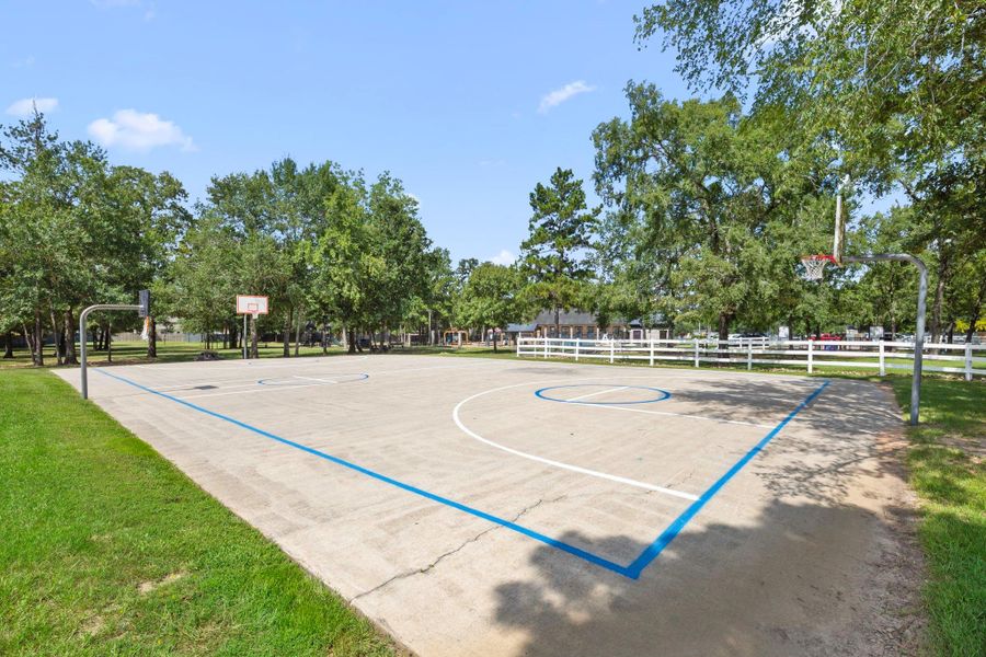 Community amenities in Glen Oaks, Magnolia (Image 35). Community amenities in Glen Oaks, Magnolia (Image 35).