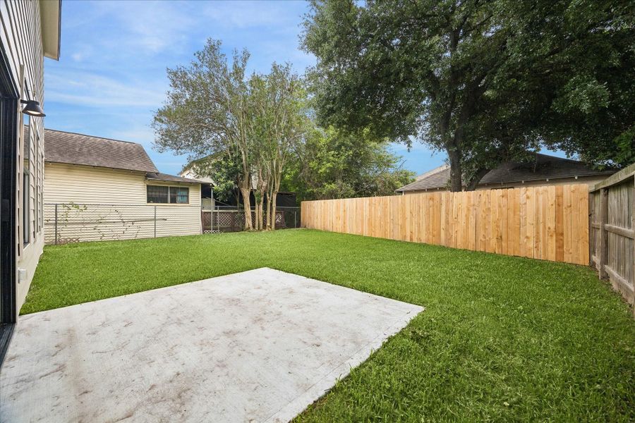 Exterior details and patio area of a home in , Houston (Image 27).