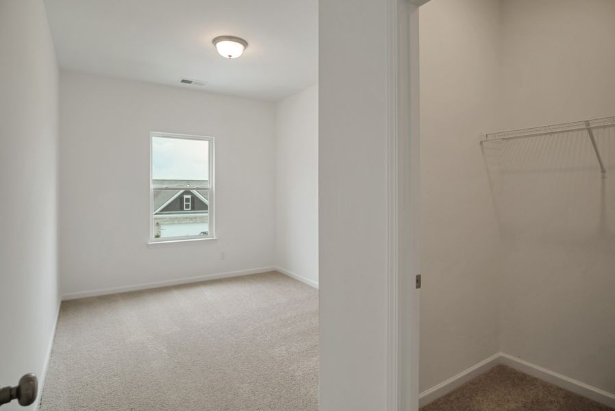 *This is a marketing photo. Colors/options may be different.*