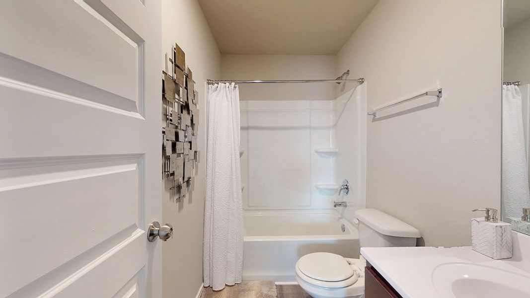 Taylor Core F500 Foster II Bath2 Matterport F1 5 9 25