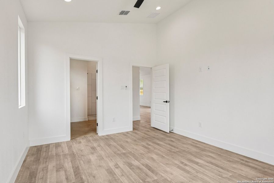 Spacious, unfurnished interior of a new home in , San Antonio (Image 66). Spacious, unfurnished interior of a new home in , San Antonio (Image 66).