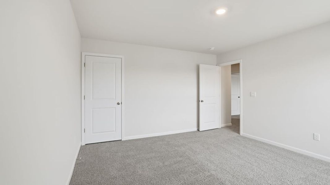 Spacious, unfurnished interior of a new home in Cedar Gap, Fountain Inn (Image 30).