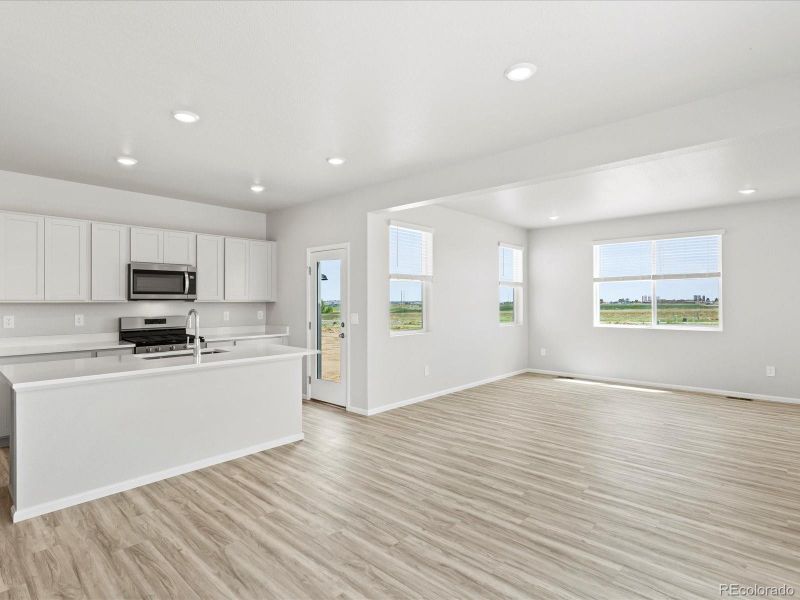 Spacious, unfurnished interior of a new home in Lake Bluff, Greeley (Image 29). Spacious, unfurnished interior of a new home in Lake Bluff, Greeley (Image 29).