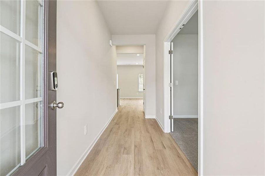 Spacious, unfurnished interior of a new home in Ivey Township, Dallas (Image 20).