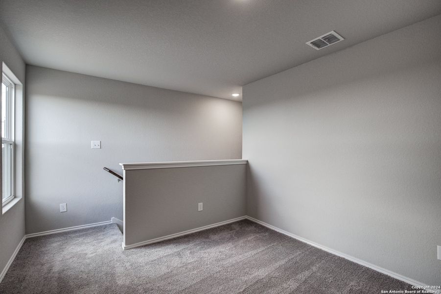 Spacious, unfurnished interior of a new home in Applewhite Meadows, San Antonio (Image 25).