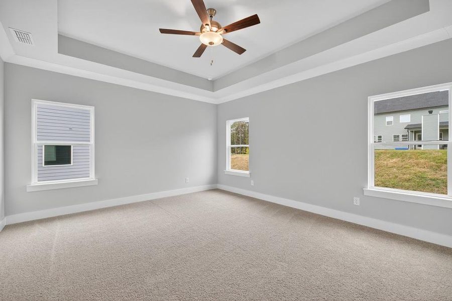 Spacious, unfurnished interior of a new home in Red Bird Manor, Jefferson (Image 27).