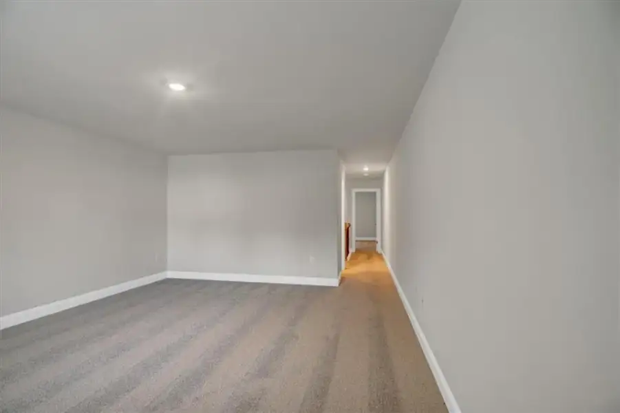 Spacious, unfurnished interior of a new home in Tuscany Hills, Douglasville (Image 49).