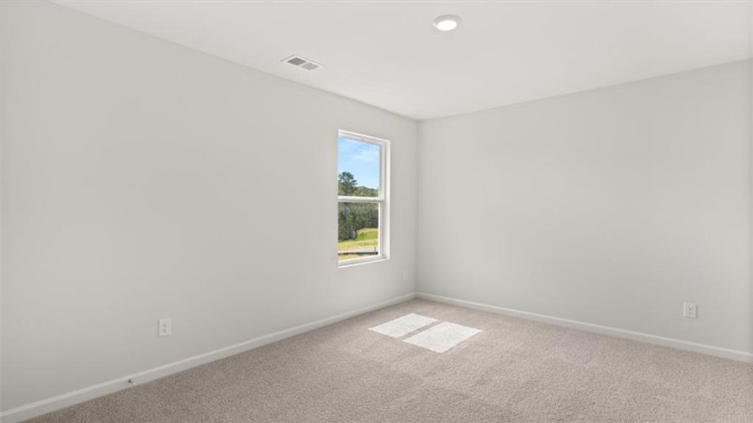 Spacious, unfurnished interior of a new home in Fairway 17 at Mirror Lake, Villa Rica (Image 32).