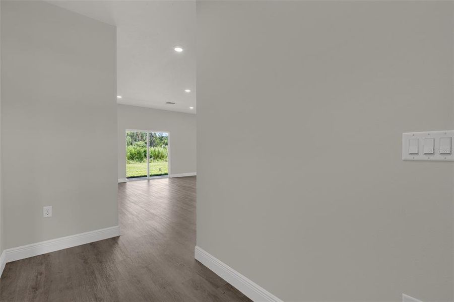 Spacious, unfurnished interior of a new home in , Ocala (Image 18).