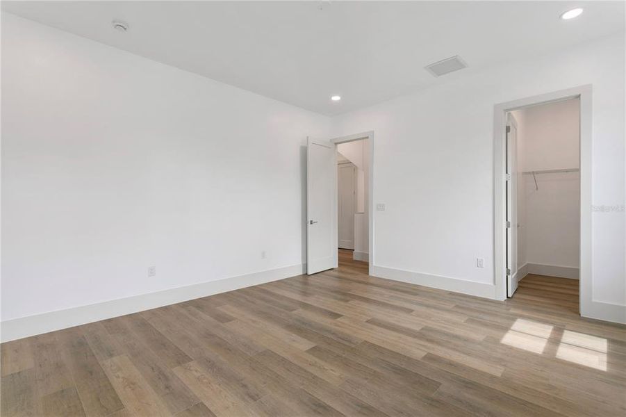 Spacious, unfurnished interior of a new home in , St. Petersburg (Image 52). Spacious, unfurnished interior of a new home in , St. Petersburg (Image 52).