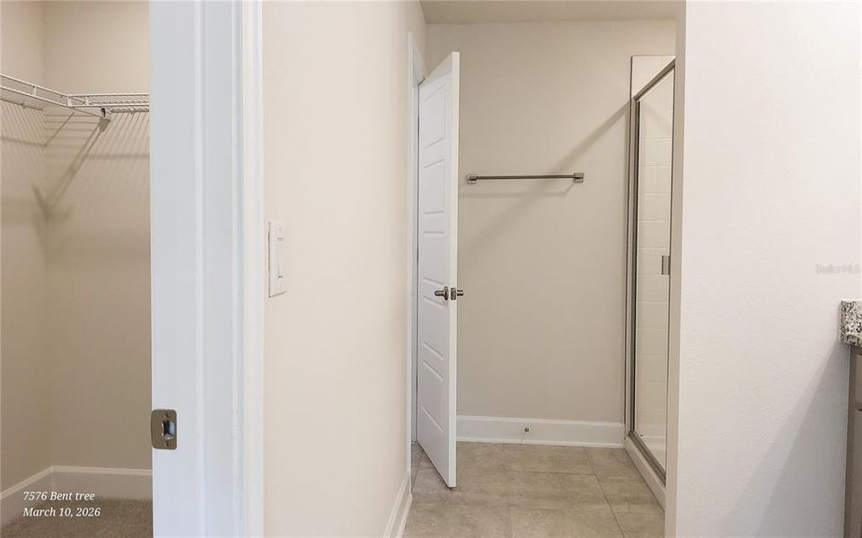 Spacious, unfurnished interior of a new home in Harmony Central, St. Cloud (Image 12).