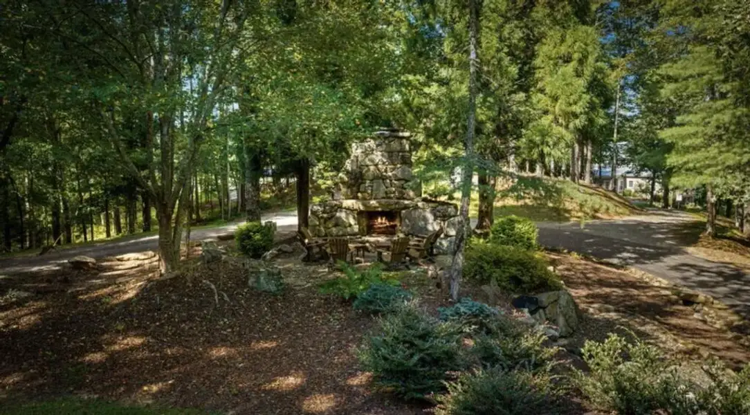 Natural landscape and outdoor views near in Ellijay (Image 25). Natural landscape and outdoor views near in Ellijay (Image 25).