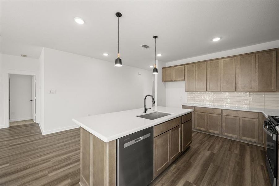 3357 Redbud Flower- Kitchen-3