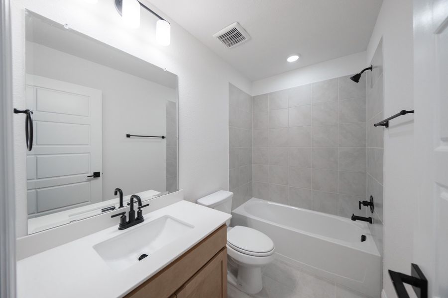 Furnished interior view inside a new home in Bayside, Rowlett (Image 10).