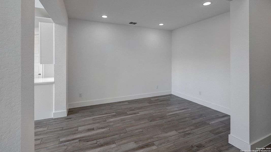Spacious, unfurnished interior of a new home in Alsatian Oaks 50', Castroville (Image 9). Spacious, unfurnished interior of a new home in Alsatian Oaks 50', Castroville (Image 9).