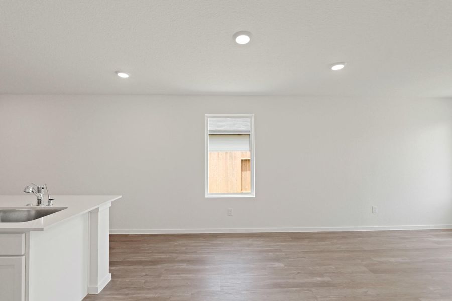 Spacious, unfurnished interior of a new home in Silverthorne, Conroe (Image 13).