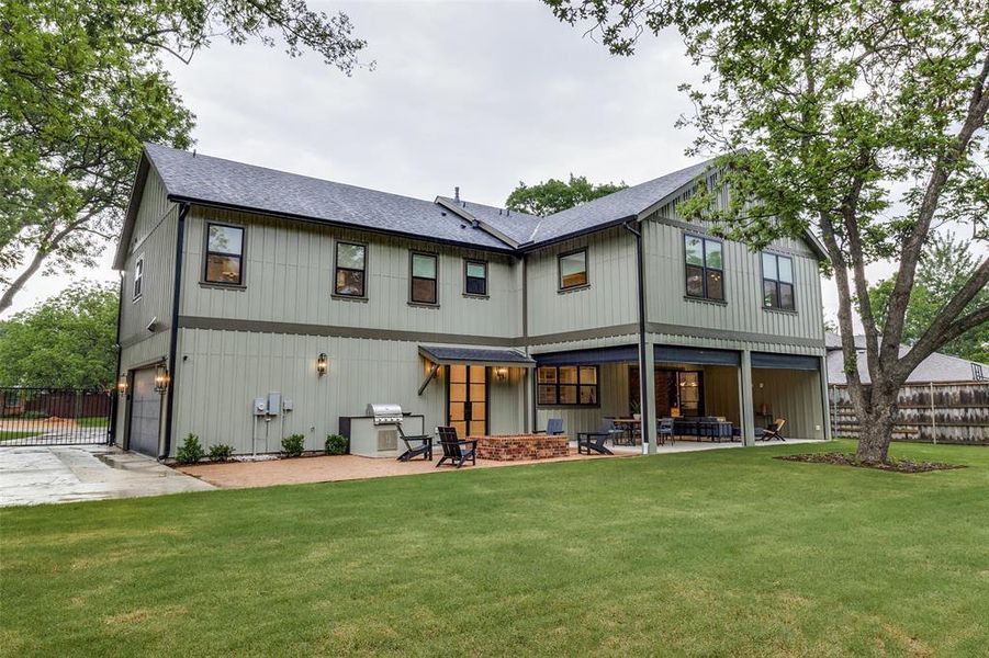 Front exterior of a new home in , Dallas, TX, highlighting curb appeal (Image 22).