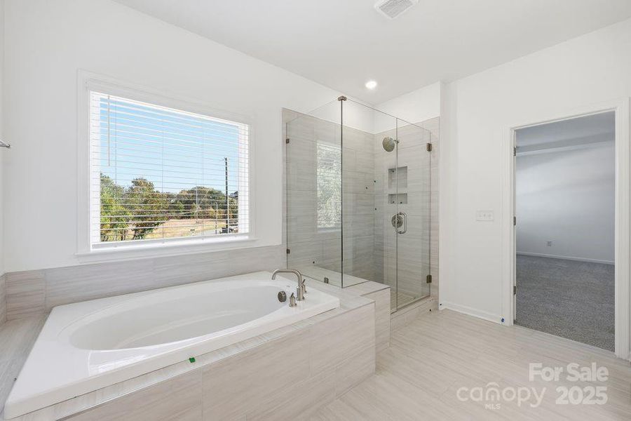 180 Glenn Drive - Ready Now! 180 Glenn Drive - Ready Now!