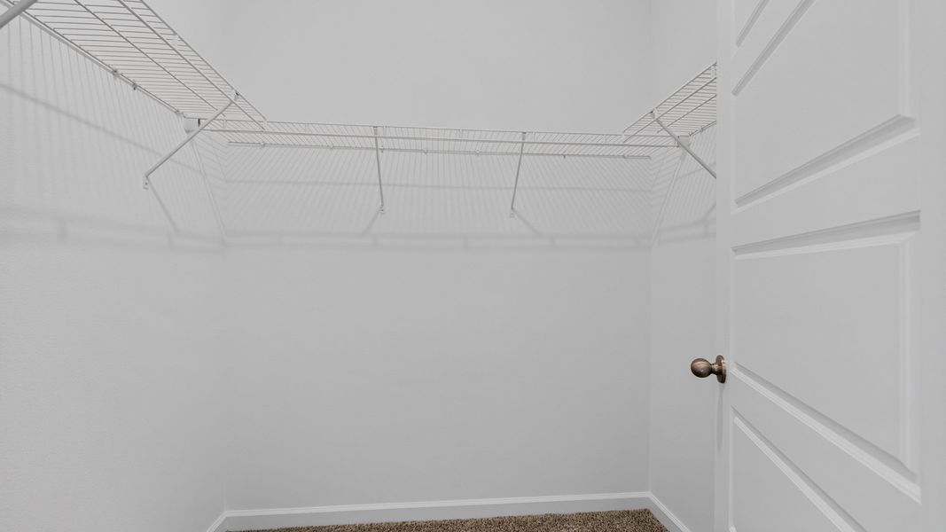 Representative unfurnished interior of a home built from the Alden by D.R. Horton in Broward Key, Jacksonville (Image 19).