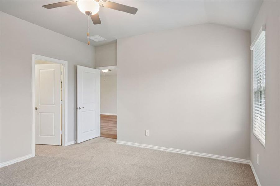 Spacious, unfurnished interior of a new home in Lakehaven - Signature Series, Farmersville (Image 24).