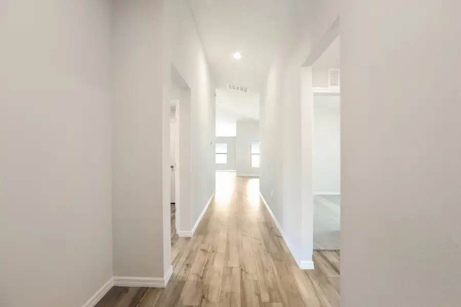 Spacious, unfurnished interior of a new home in Scenic Terrace, Haines City (Image 14). Spacious, unfurnished interior of a new home in Scenic Terrace, Haines City (Image 14).