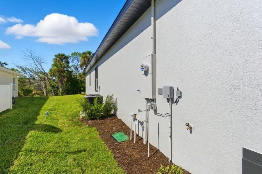 Exterior details and patio area of a home in , Palm Coast (Image 26).