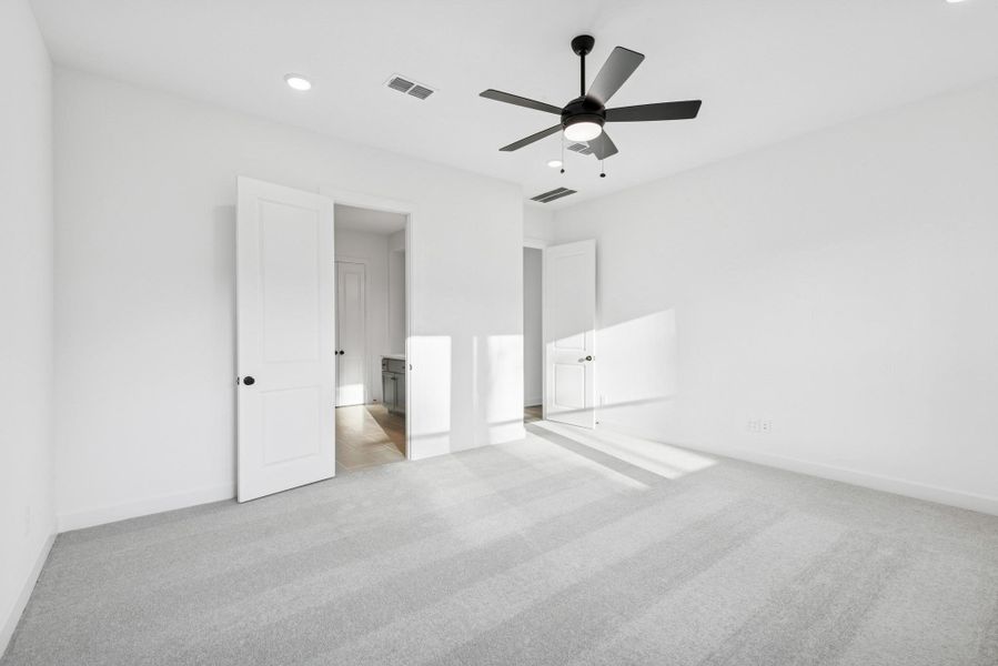 Spacious, unfurnished interior of a new home in ARTAVIA 65' Homesites, Conroe (Image 21). Spacious, unfurnished interior of a new home in ARTAVIA 65' Homesites, Conroe (Image 21).