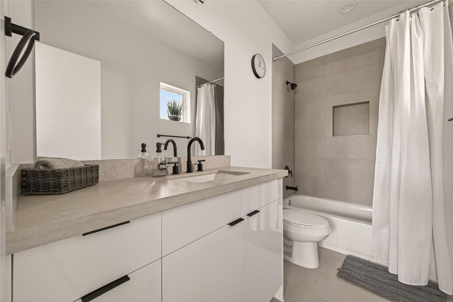 Furnished interior view inside a new home in , Houston (Image 27). Furnished interior view inside a new home in , Houston (Image 27).