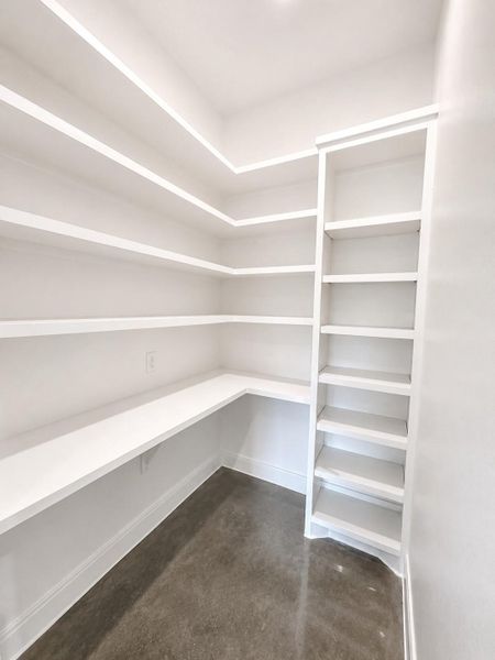 Spacious, unfurnished interior of a new home in , Willis (Image 27).