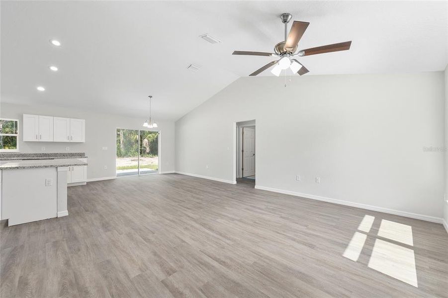 Spacious, unfurnished interior of a new home in , Ocklawaha (Image 29).