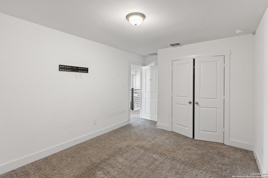 Spacious, unfurnished interior of a new home in Hickory Ridge, Elmendorf (Image 33).