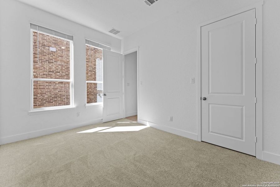 Spacious, unfurnished interior of a new home in , New Braunfels (Image 19).