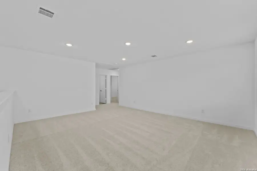 Spacious, unfurnished interior of a new home in Brookmill, San Antonio (Image 30).