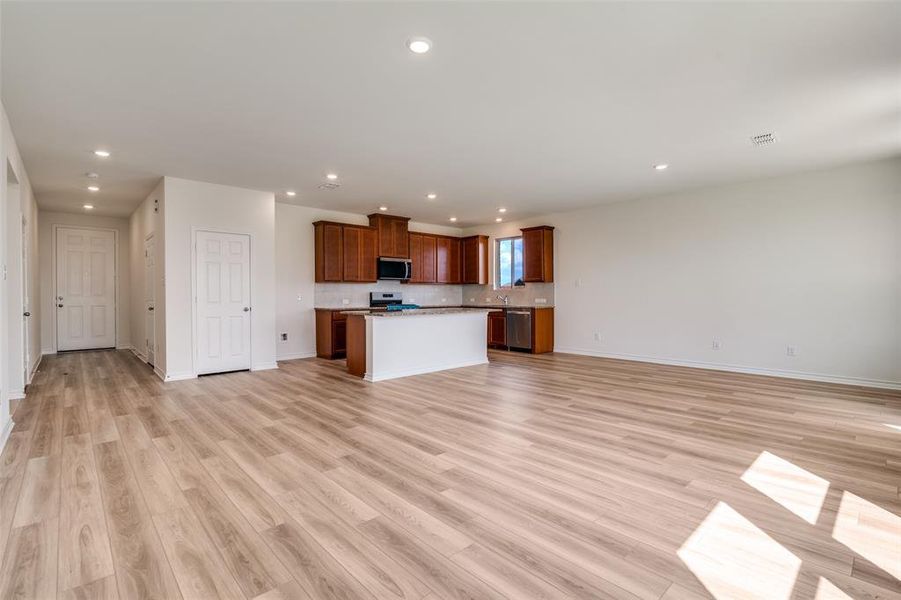 Spacious, unfurnished interior of a new home in Heartland Signature, Crandall (Image 11). Spacious, unfurnished interior of a new home in Heartland Signature, Crandall (Image 11).