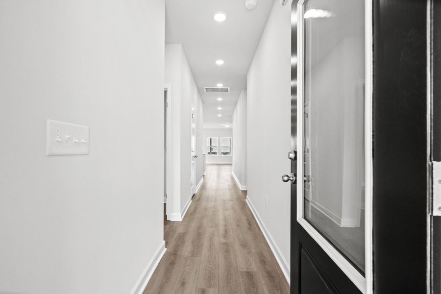 Spacious, unfurnished interior of a new home in Watson Hill, Summerville (Image 17).