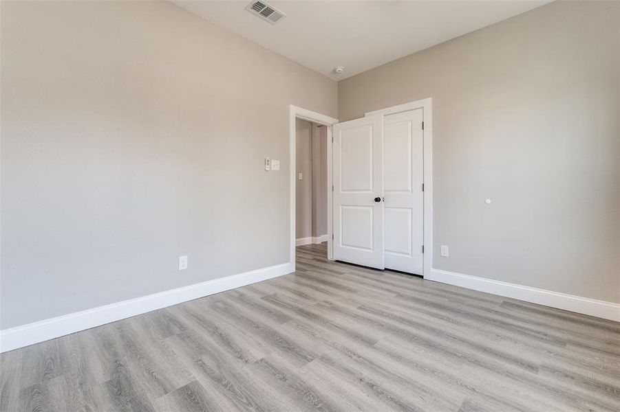 Spacious, unfurnished interior of a new home in , Dallas (Image 16).