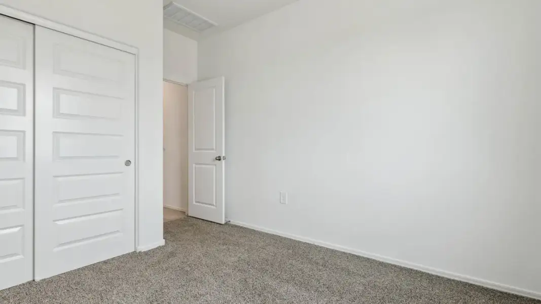 Spacious, unfurnished interior of a new home in Carlton Commons, Casa Grande (Image 24).