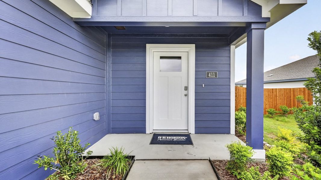 Representative exterior details of a home built from the Atlanta by D.R. Horton in The Hills of Sherman, Sherman (Image 3).